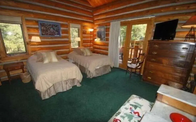 Lenawee Log Home In Dillon