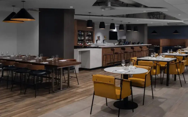 Courtyard Calgary Downtown