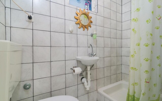 Beautiful Home in Dugi Rat With 3 Bedrooms, Wifi and Outdoor Swimming Pool