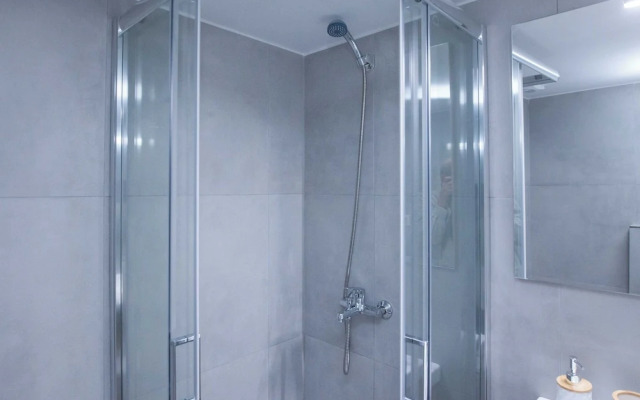 Fresh Urban Apt with Balcony in Zografou