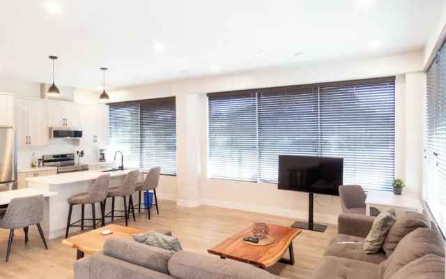 Beach Suites Parksville