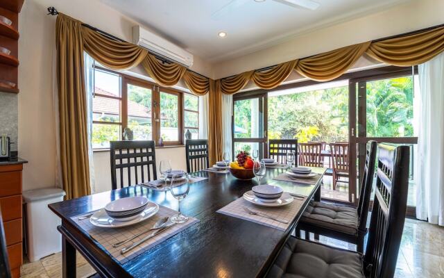 Cozy 3 BR Pool Villa close to Town CV3L