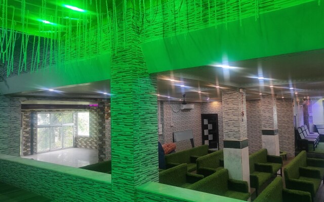Hotel Om Regency