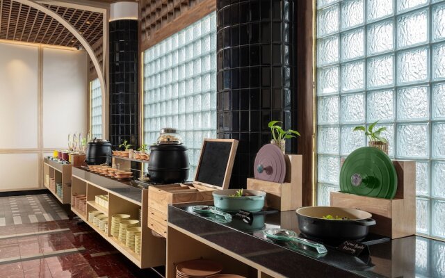 Golden Hill by Golden Tulip