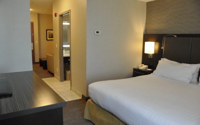 Holiday Inn Express Hotel & Suites Barrie by IHG