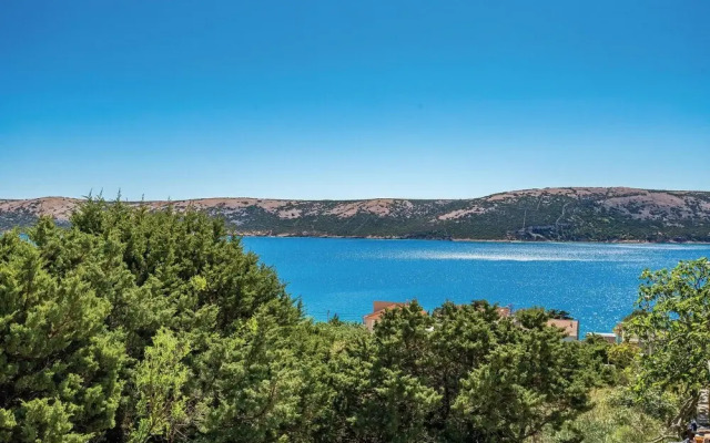 Amazing Home in Stara Novalja With Wifi and 2 Bedrooms