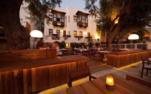 Cumba Suites Cafe&Bistro