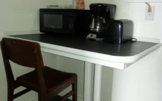 Country Squire Motor Inn
