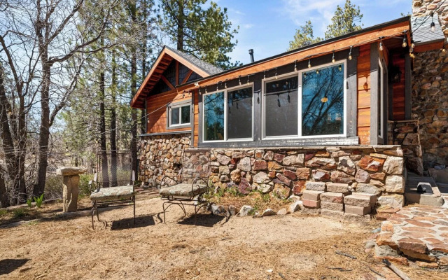 StoneHauz Cabin built in 1926