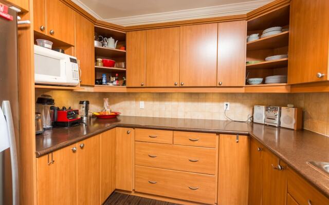 Applewood Suites - Sherway Gardens