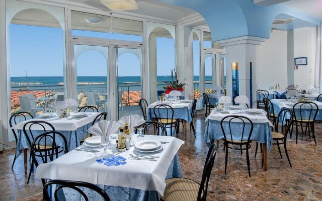 Strand Hotel