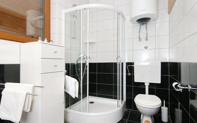 Be-Bu-Mar Apartments