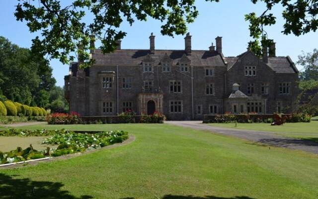 Country Estate - Courtyard Apartment, Llandenny