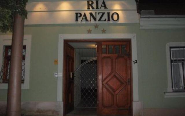 Ria Panzio