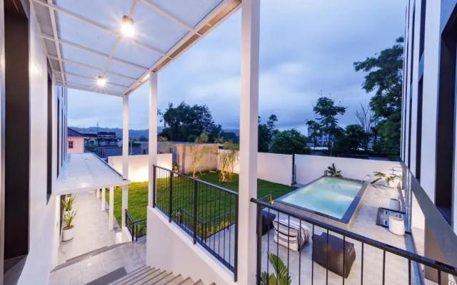Blu Monkey Hub & Hotel Ranong