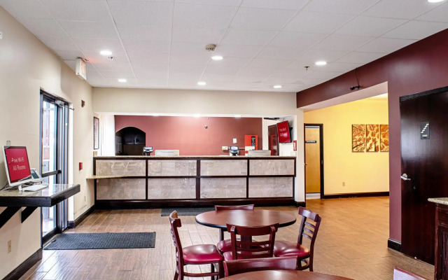 Red Roof Inn and Suites Middletown - Franklin