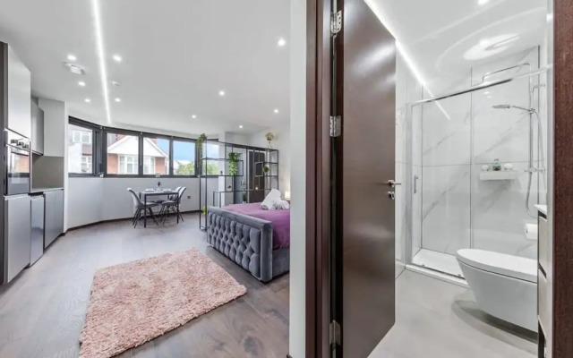 Luxury Flat Near Leicester Square Central London