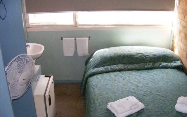 Rod 'N' Reel Hotel Motel Woodburn