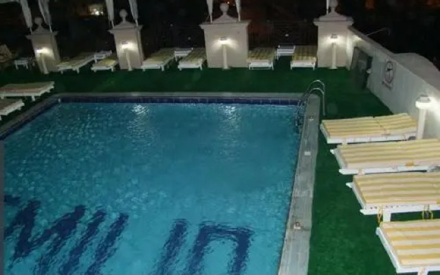 Emilio Hotel Luxor