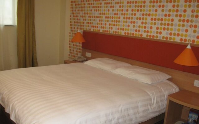 Home Inn (Kunming Beijing Road Taobao Women Street)