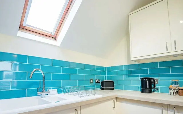 Host Stay Chichester Close