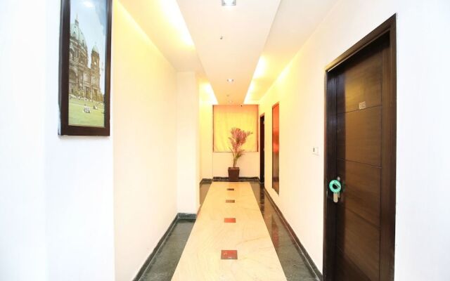 Capital O 15395 Hotel 42