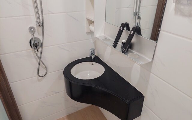 Nice And Homey Studio Room At Sky House Bsd Apartment