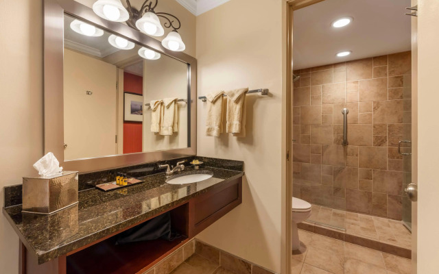 Best Western Plus White Bear Country Inn