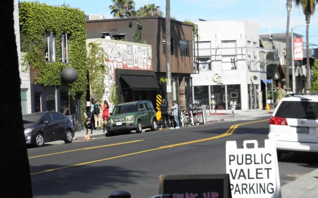 Abbot Kinney Apartment