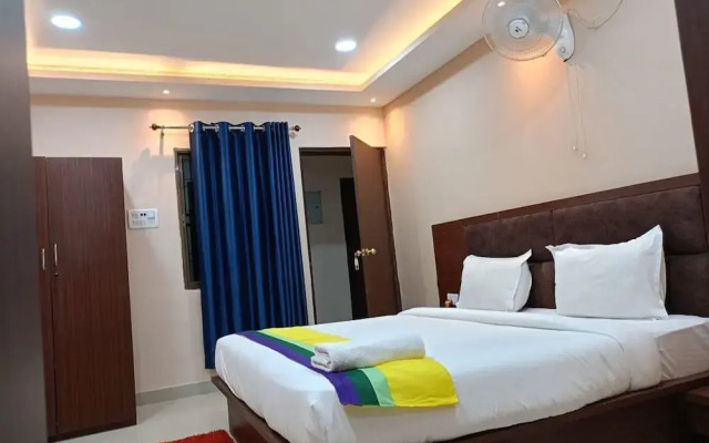 Goroomgo Kashi Grand Residency Varanasi