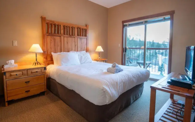 Snow Creek Lodge by Fernie Lodging Co