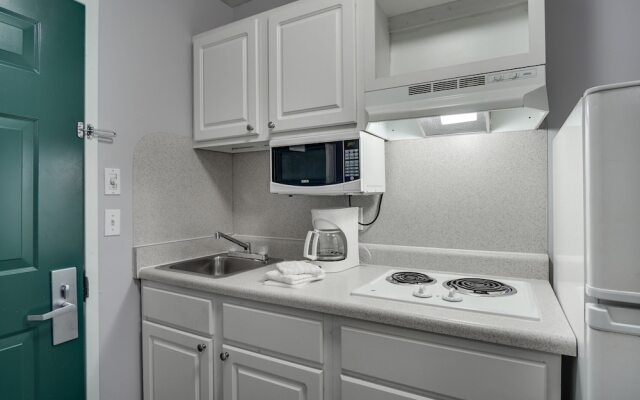 Savannah Suites - Arvada, Colorado