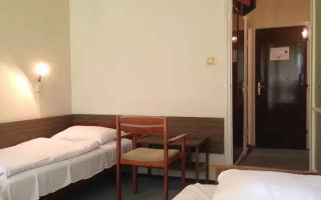 Party Beach Youth Hostel