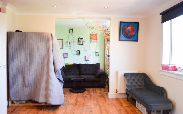 Bohemian 1 Bedroom Apartment in Edinburgh