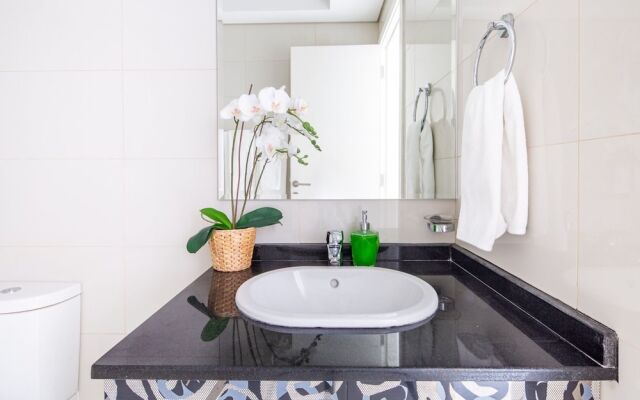Stylish & Space-savvy 1BR Apt in Business Bay