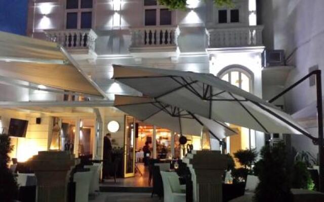 Bela Kuka Hotel