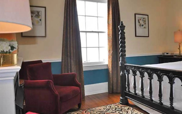 Peter Shields Inn & Restaurant