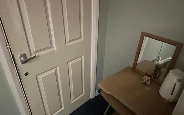 1 bedroom in 3bed house