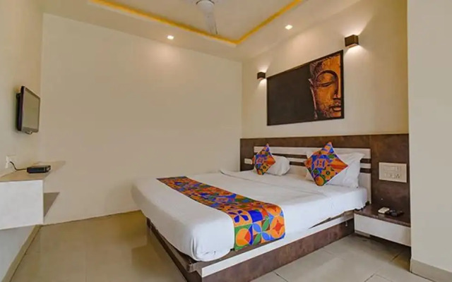 Fabhotel Rs Apartment