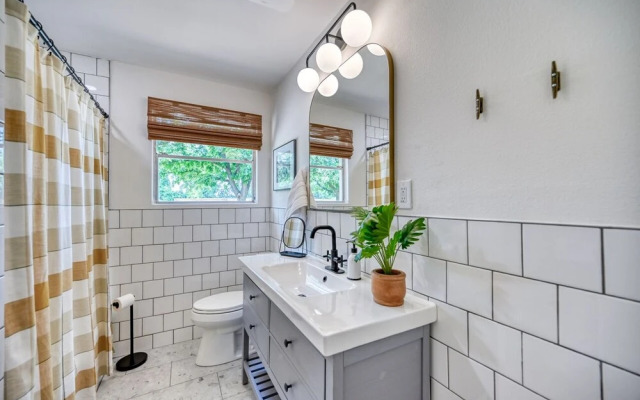 Luxury Lakefront Oasis W/Boat Dock-Firepit