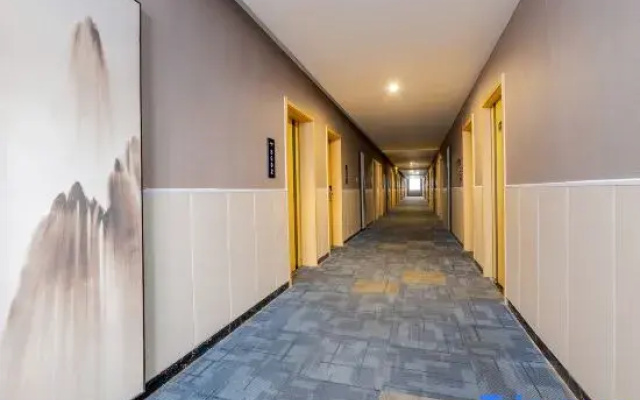 Zhongmu  TianYi  Hotel