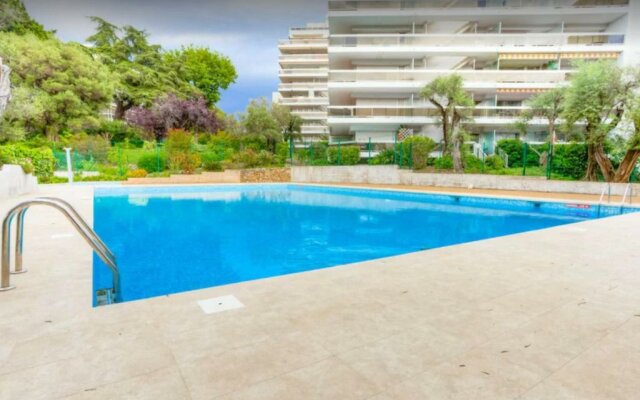 Charming flat with pool 8 min away from the beach in Antibes - Welkeys