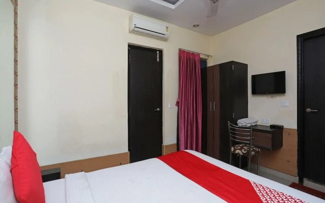 Skylark Hotel by OYO Rooms