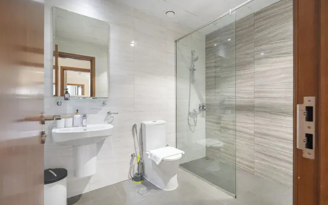 Heaven Crest Vacation Homes Downtown - Studio, 1, & 3 Bedroom Suites 2 minute walk to Dubai Mall and Burj Khalifa