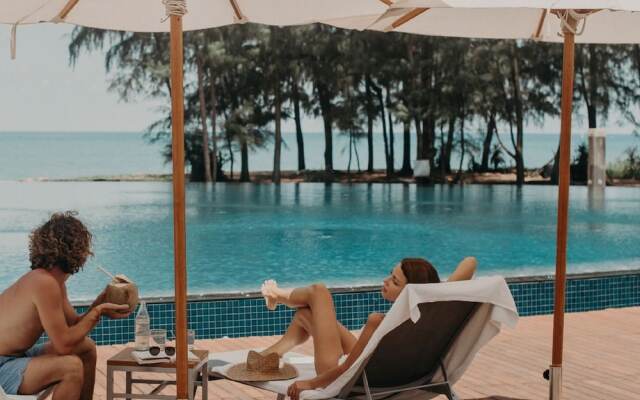 Splash Beach Villa Resort