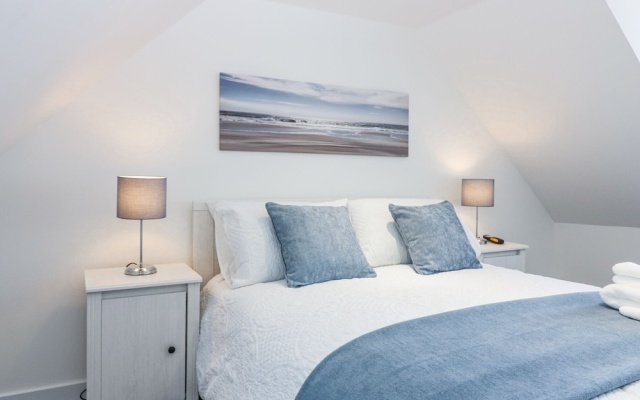 Sea Breeze St Combs