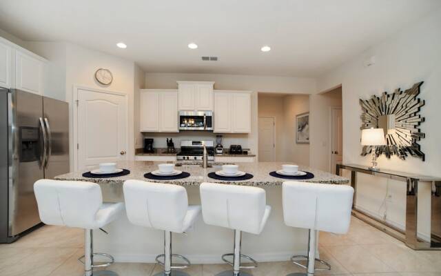 5 Bdrm Solterra New Home