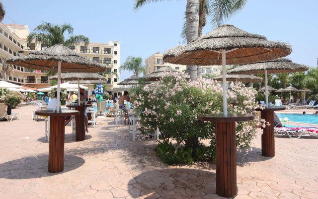 Tsokkos Gardens Hotel & Apartments