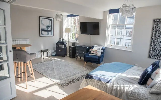 Toothbrush Apartments - 2 Bed House