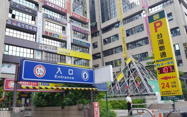 G11 Hotel